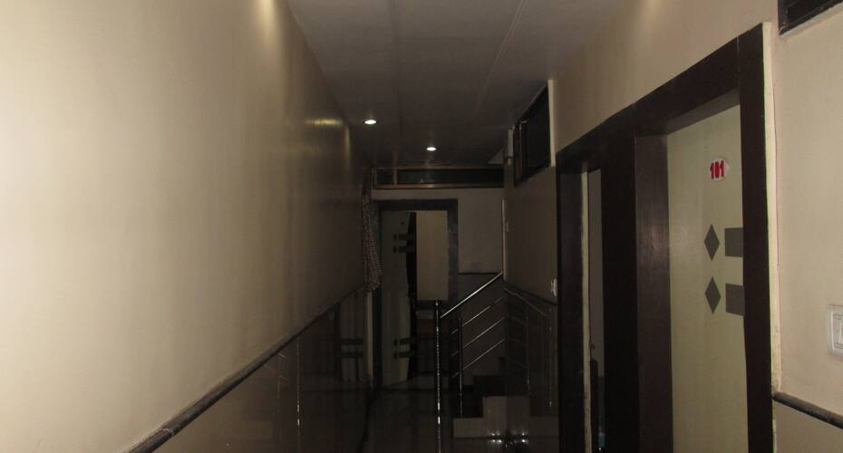 Shree Sai Samarth Lodge, Shirdi 3